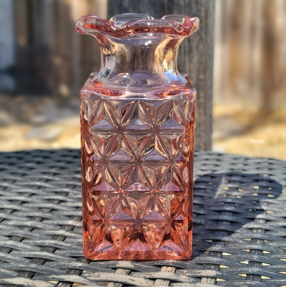 VTG imperial glass Ohio Mount Vernon pink azalea flower vase square ruffled top - Picture 1 of 9